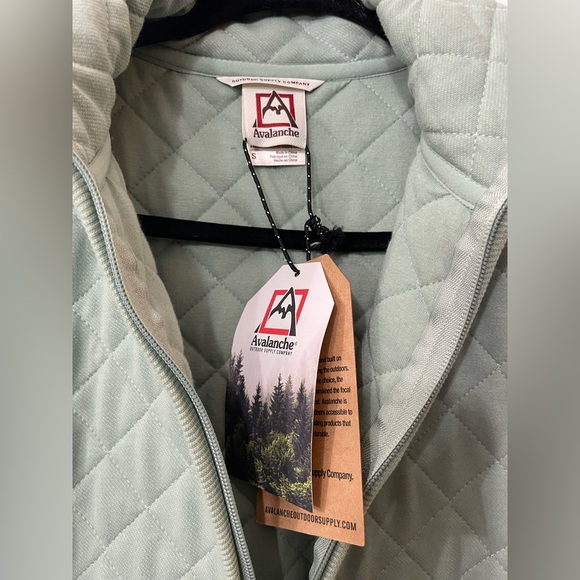 🦋NWT🦋 Avalanche Quilted Mint Jacket - Picture 5 of 7